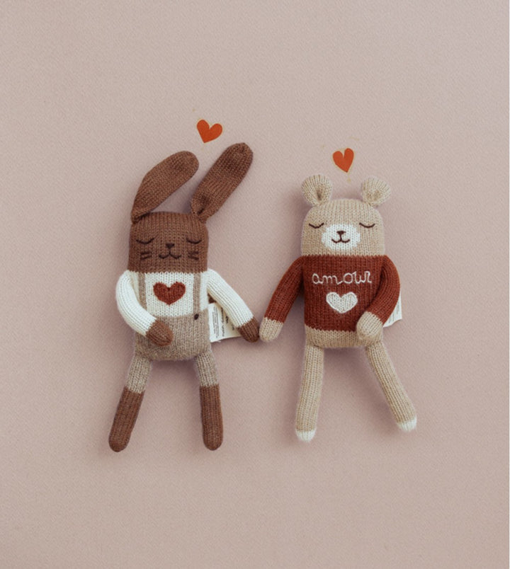 Main sauvage knit bunny