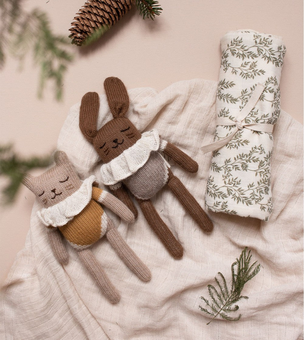 Main sauvage knit bunny