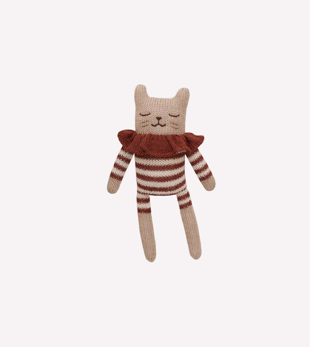 Main sauvage kitten knit cat