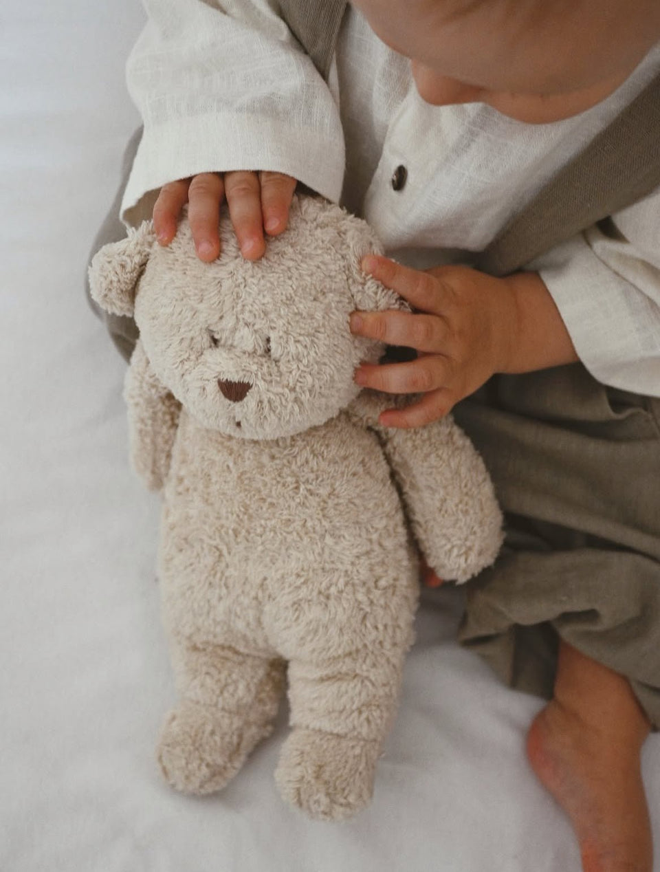 Moonie 2.0 Organic Humming Bear | Sand
