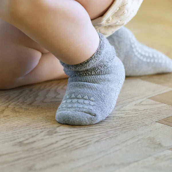 GoBabyGo cotton Terry non-slip socks with rubber pads in light grey melange
