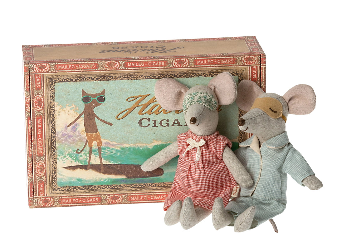 Maileg mouse mum and dad large mice in cirgarbox matchbox wearing pyjamas