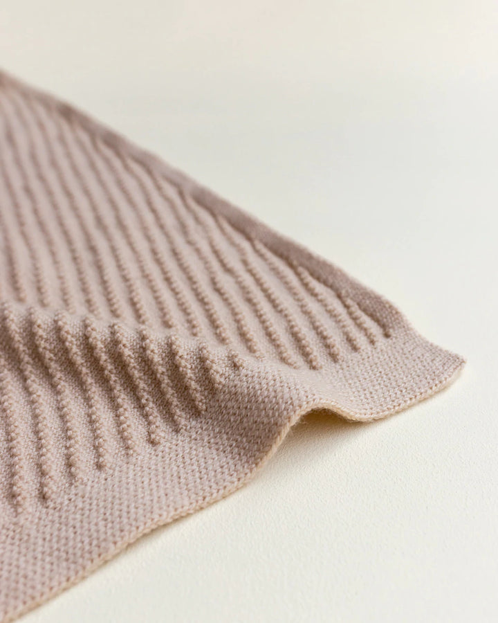 Hvid Knitwear organic merino wool baby kids blanket Akira in apricot blush pink peach