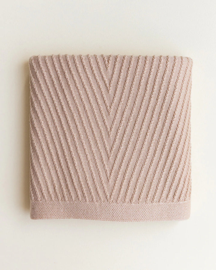 Hvid Knitwear organic merino wool baby kids blanket Akira in apricot blush pink peach