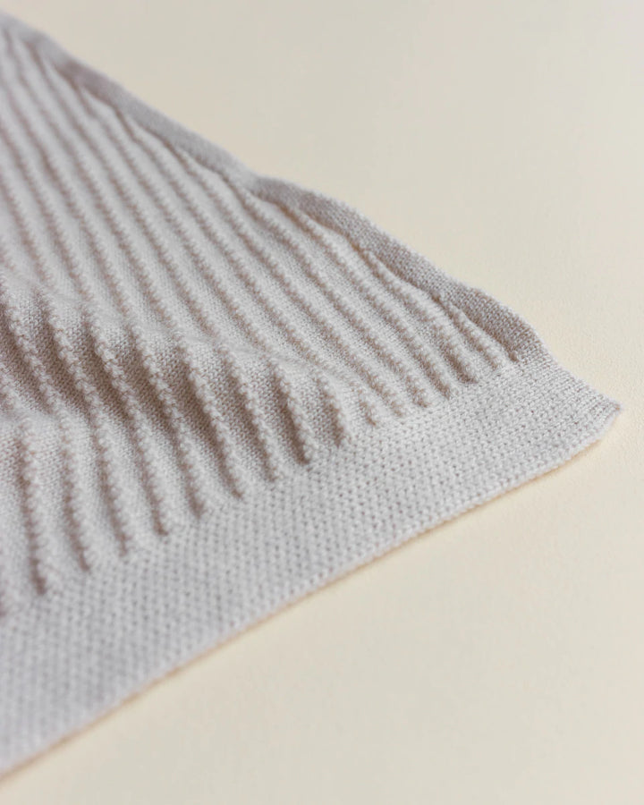 Hvid Knitwear organic merino wool baby kids blanket Akira in off-white white natural ivory neutral for newborn and kids
