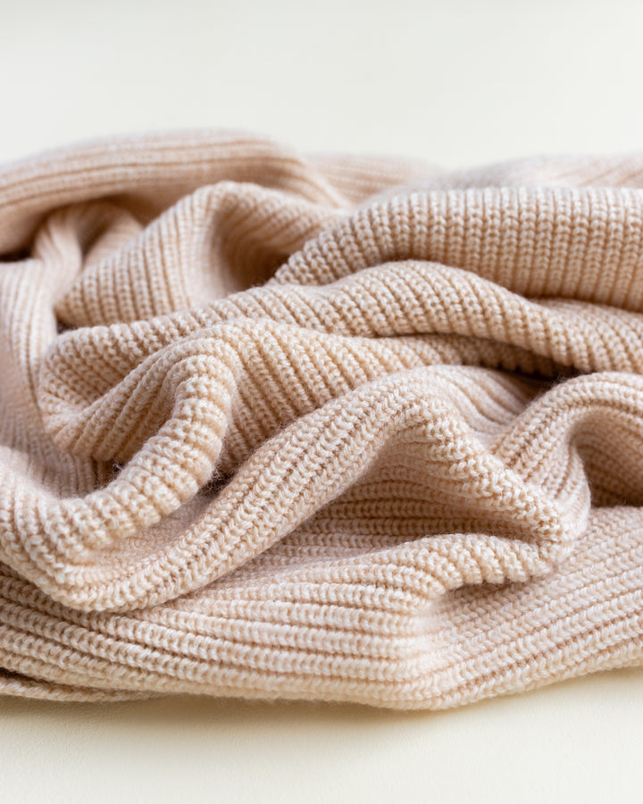 Hvid Knitwear organic merino wool baby kids blanket Anita large textured  apricot off-white sand beige neutral  for newborn
