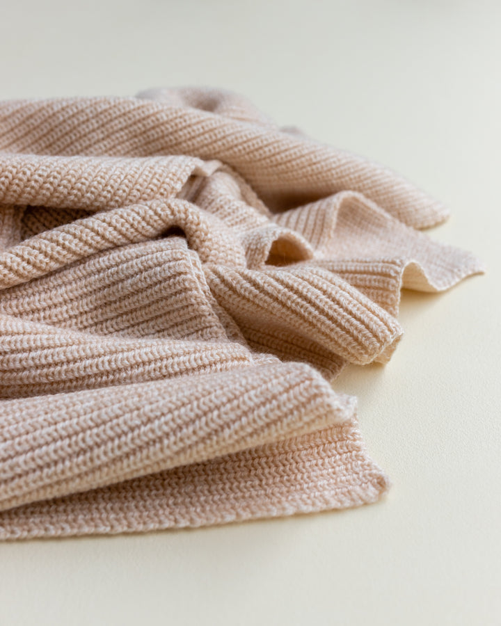 Hvid Knitwear organic merino wool baby kids blanket Anita large textured  apricot off-white sand beige neutral  for newborn