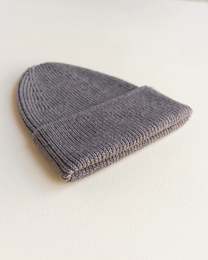 Hvid Knitwear Merino Wool Rib Winter Beanie Hat for Kids and Toddlers in otter grey 