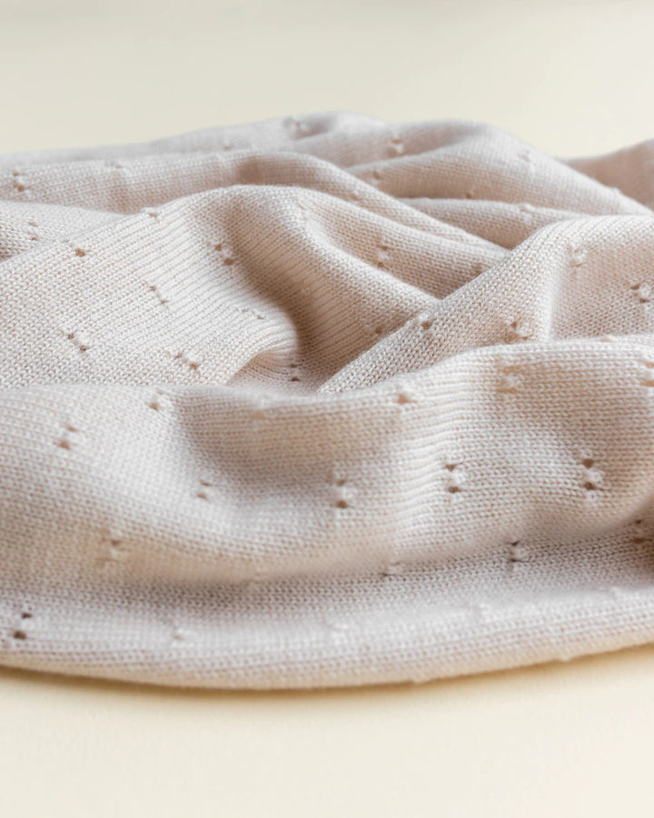 Hvid Knitwear organic merino wool baby kids blanket Edie pattern large textured  off-white sand beige neutral  for newborn