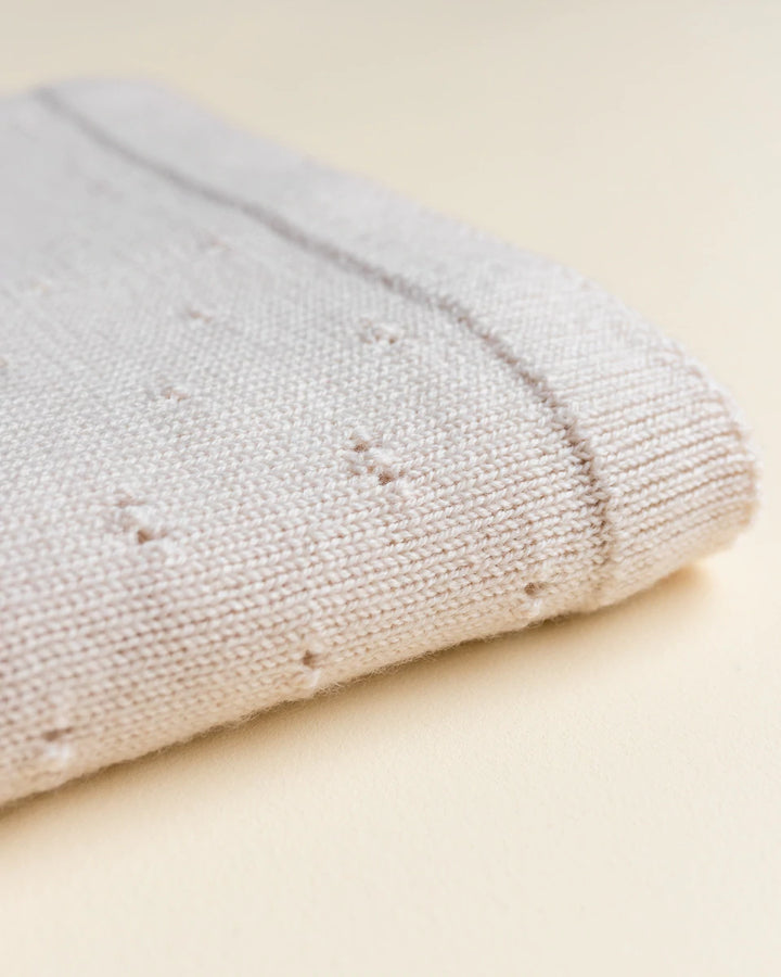 Hvid Knitwear organic merino wool baby kids blanket Edie pattern large textured  off-white sand beige neutral  for newborn