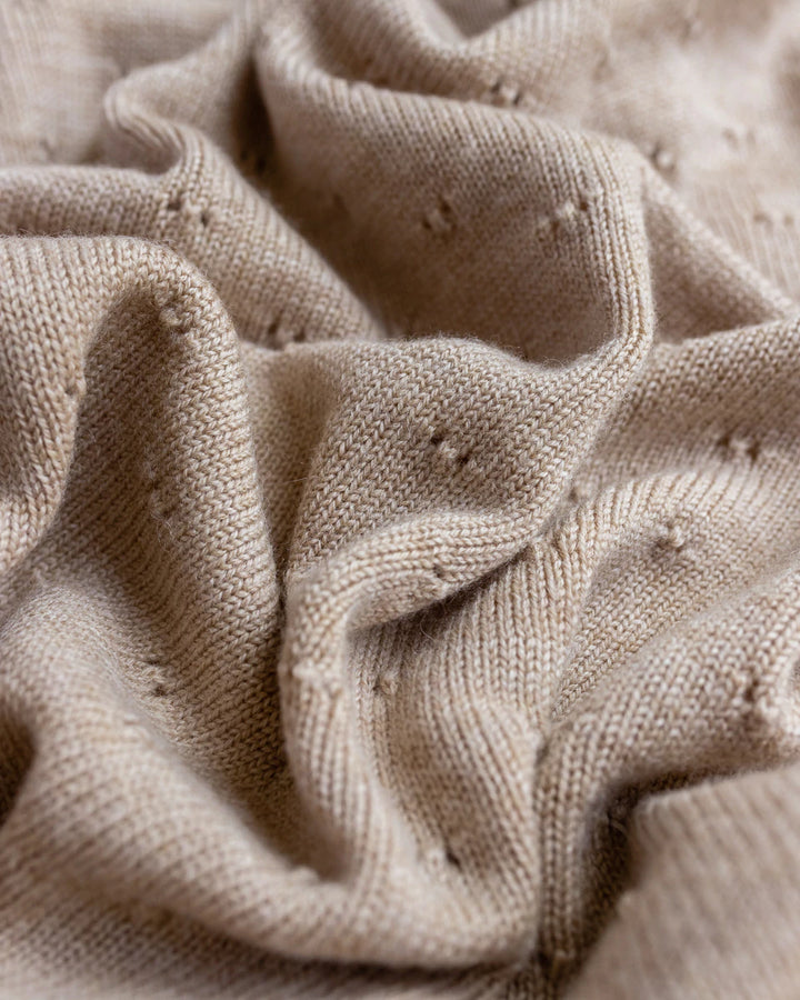 Hvid Knitwear organic merino wool baby kids blanket Edie pattern large textured  off-white sand beige neutral  for newborn