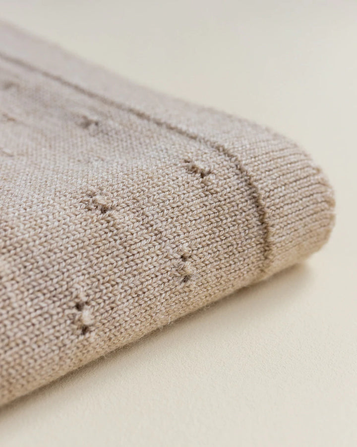 Hvid Knitwear organic merino wool baby kids blanket Edie pattern large textured  off-white sand beige neutral  for newborn