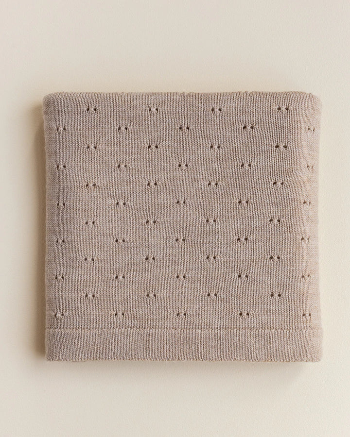 Hvid Knitwear organic merino wool baby kids blanket Edie pattern large textured  off-white sand beige neutral  for newborn