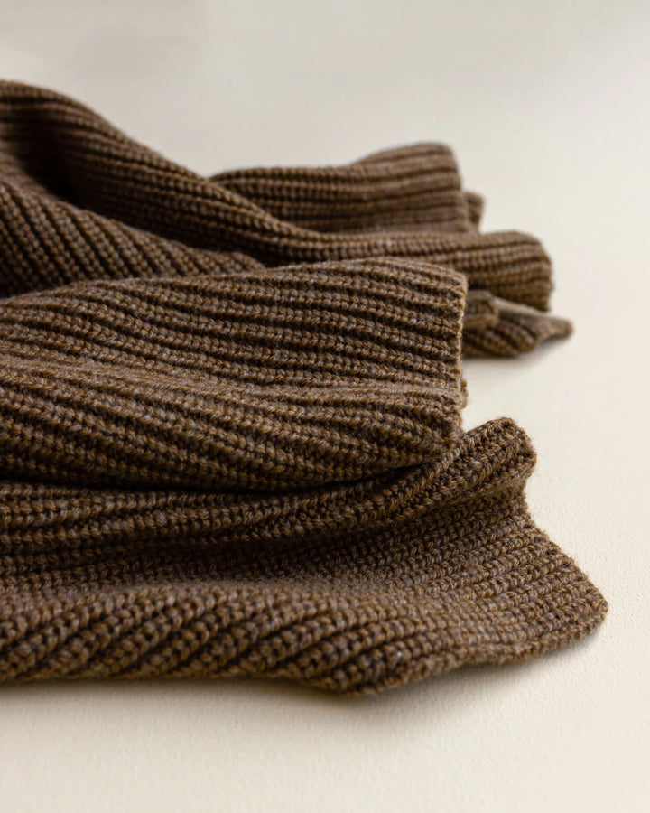 Hvid Knitwear organic merino wool baby kids blanket Edie pattern large rib  brown walnut for newborn