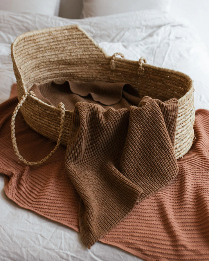 Hvid Knitwear organic merino wool baby kids blanket Edie pattern large rib  brown walnut for newborn