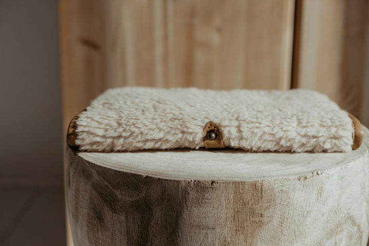 Nappy Wallet Faux Fur (Tan)