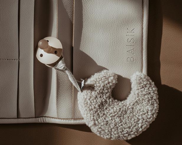 Nappy Wallet Faux Fur (Natural)