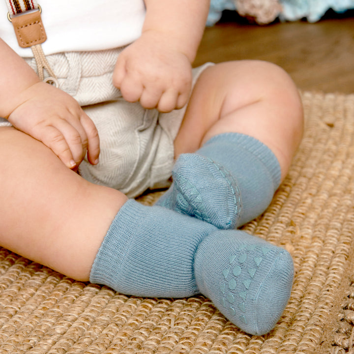 GoBabyGo cotton Terry non-slip socks wit rubber pads in dusty light baby blue beige
