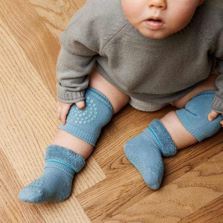 GoBabyGo cotton Terry non-slip socks wit rubber pads in dusty light baby blue beige