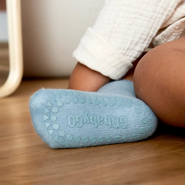 GoBabyGo cotton Terry non-slip socks wit rubber pads in dusty light baby blue beige