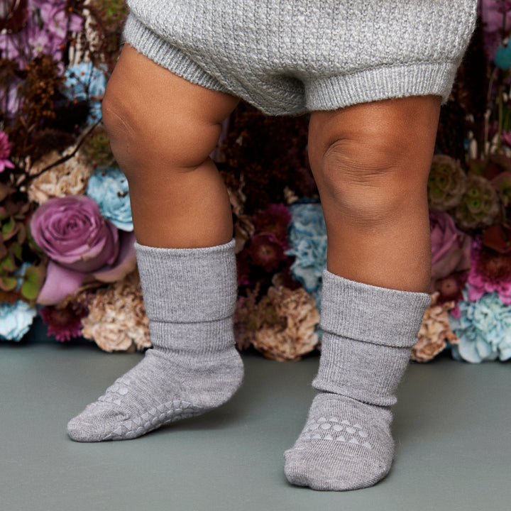 GoBabyGo Non-slip Wool winter socks for babies and toddler with rubber pads in light grey