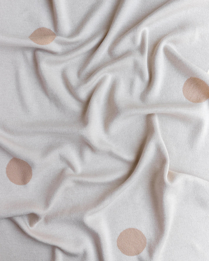 Hvid Knitwear organic merino wool baby kids blanket Edie pattern large polkadot in oat beige sand neutral apricot pink blush for newborn