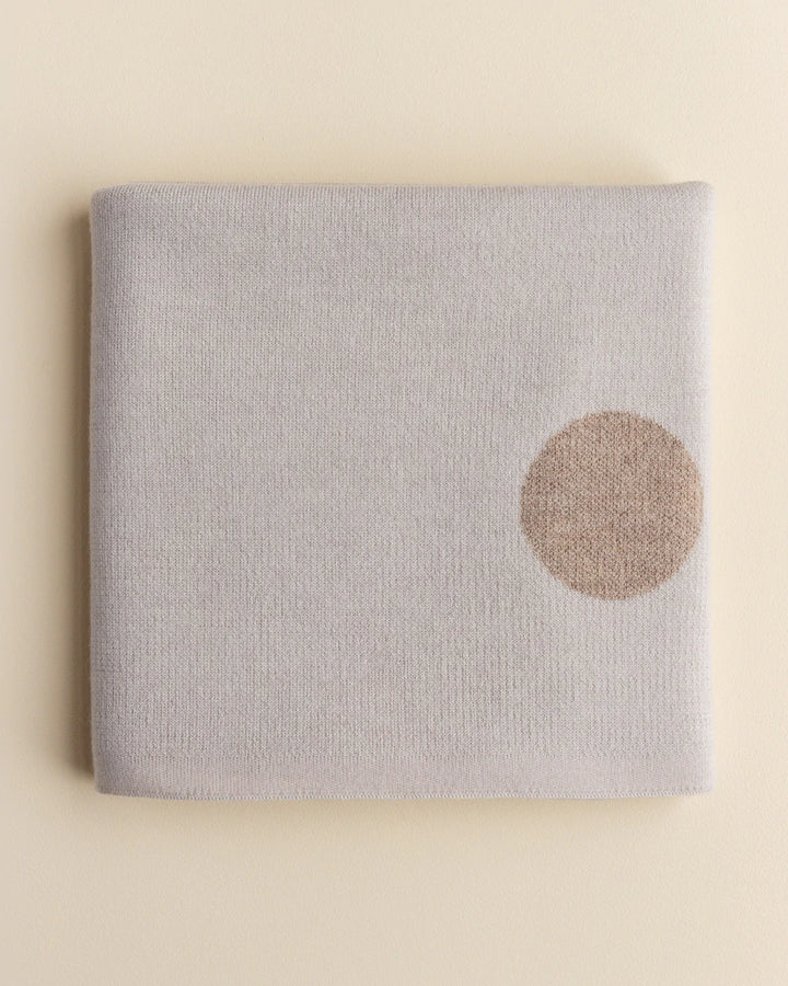 Hvid Knitwear organic merino wool baby kids blanket Edie pattern large polkadot in oat beige sand neutral for newborn