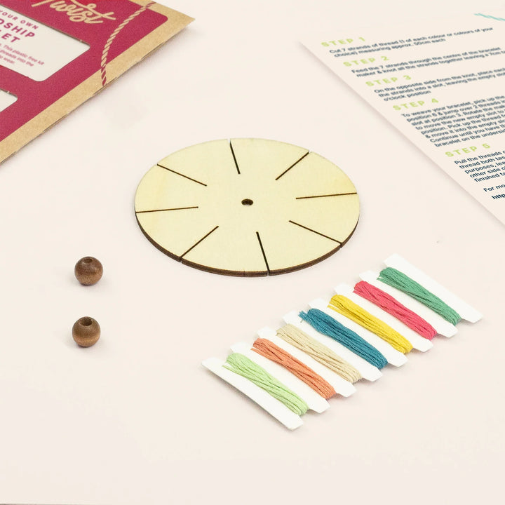 MAKE YOUR OWN FRIENDSHIP BRACELETS