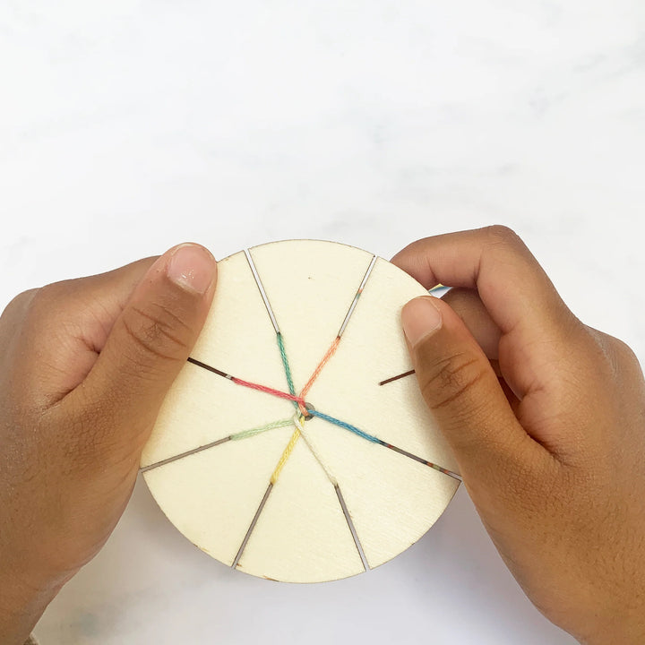 MAKE YOUR OWN FRIENDSHIP BRACELETS