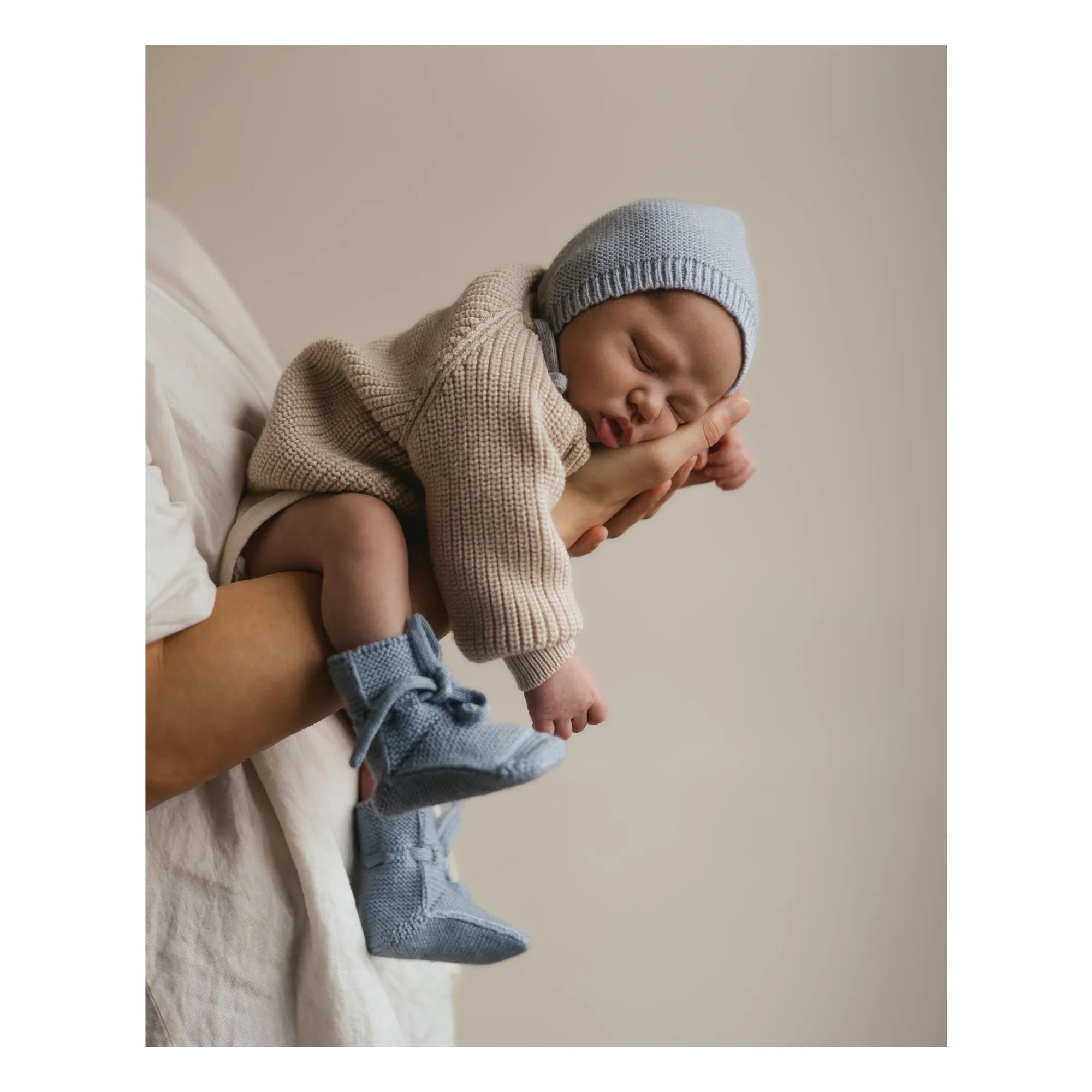 Hvid_light_blue_baby_booties_Merinowool